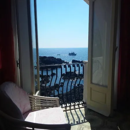 Orpheus Otel Giardini Naxos