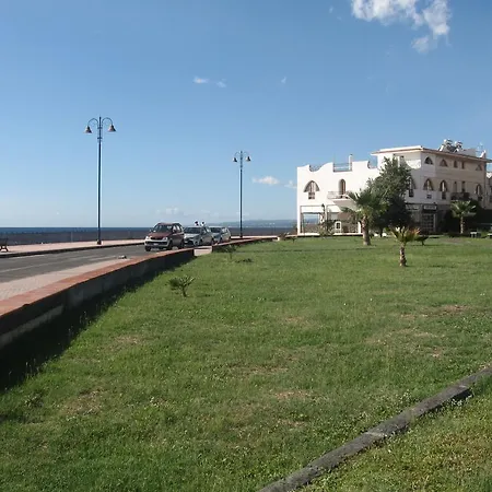 فندق Orpheus 2*