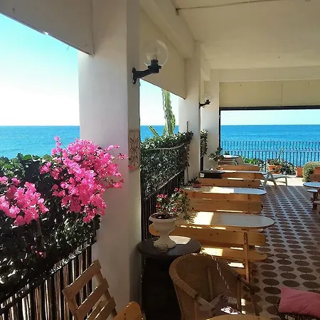 Orpheus 2* Giardini Naxos