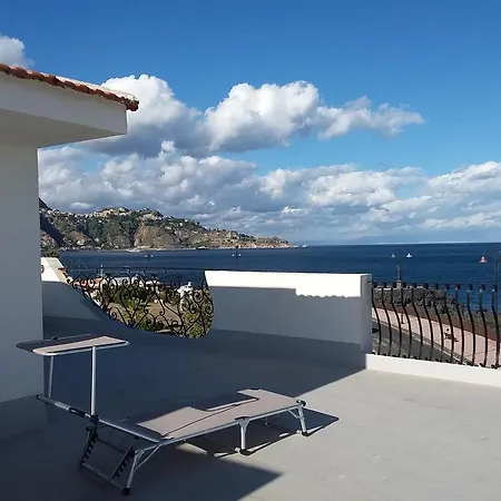Orpheus Otel Giardini Naxos